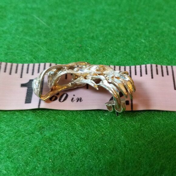 Sterling Silver Pierced Feathered Wings earrings - Picture 6 of 6